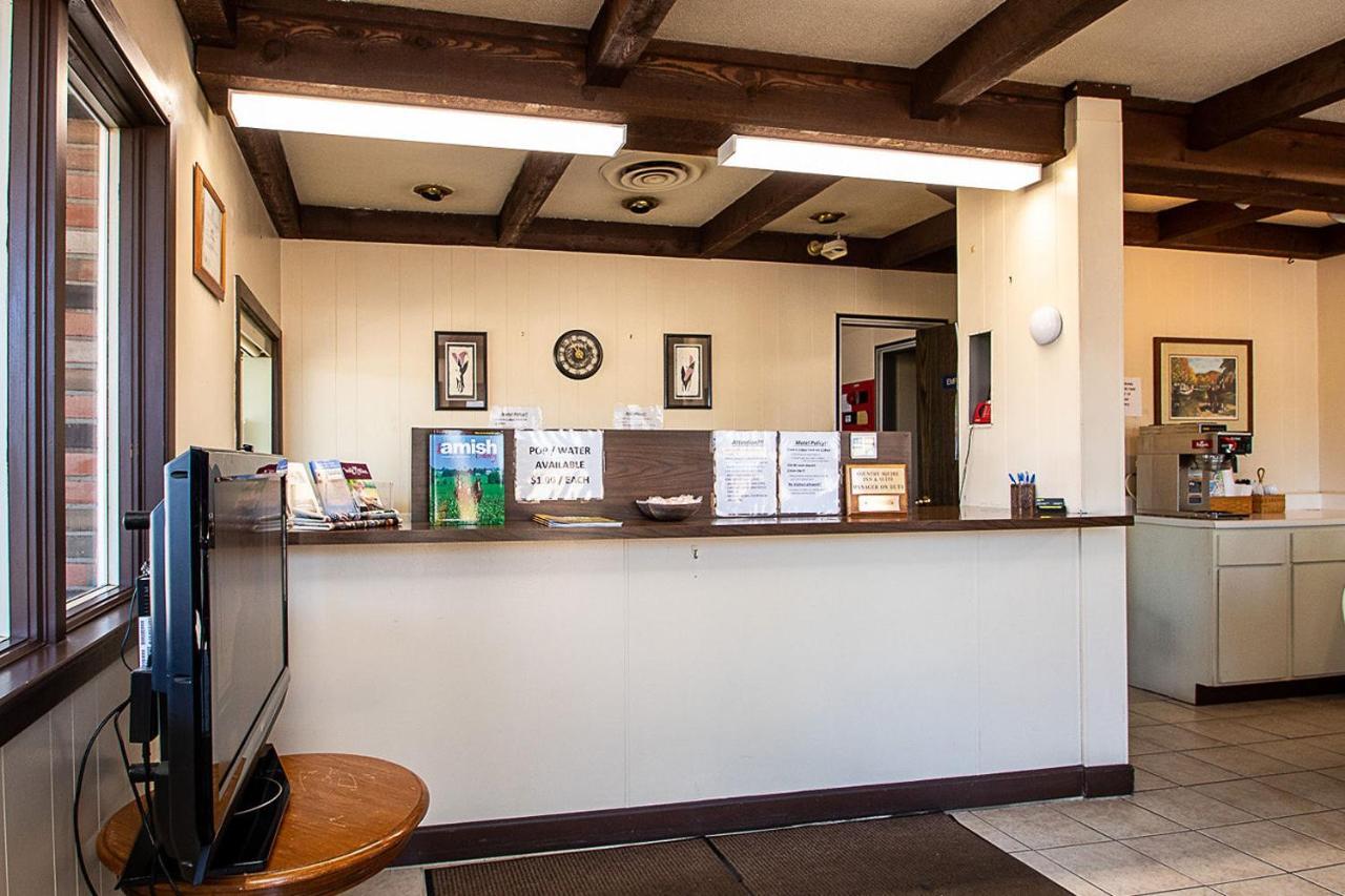 Country Squire Inn And Suites Coshocton Экстерьер фото