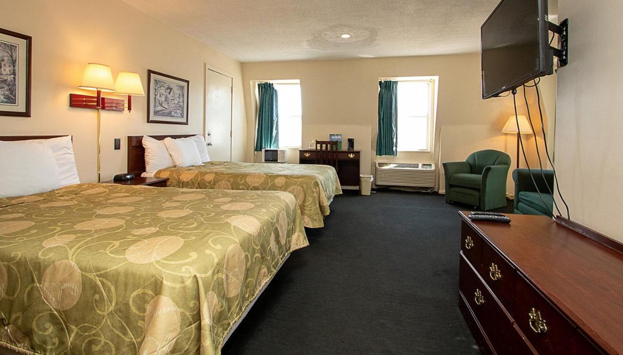 Country Squire Inn And Suites Coshocton Экстерьер фото