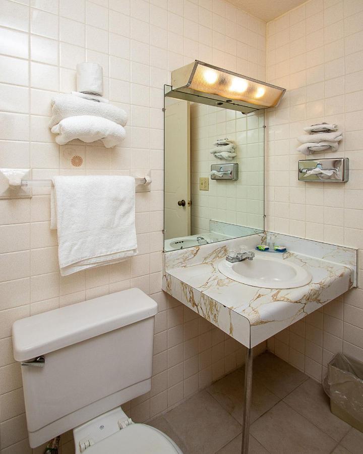 Country Squire Inn And Suites Coshocton Экстерьер фото